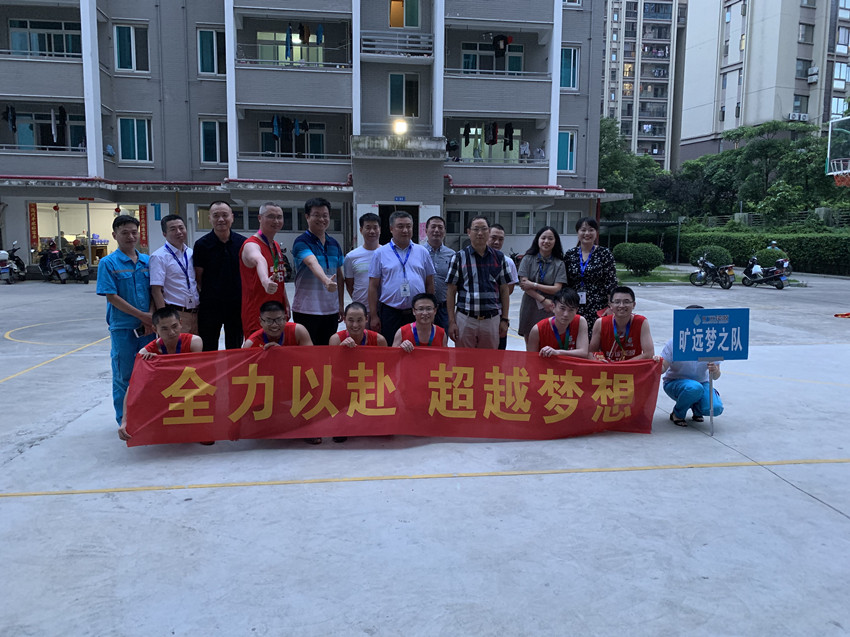 冠军_副本.jpg 冠军_副本.jpg